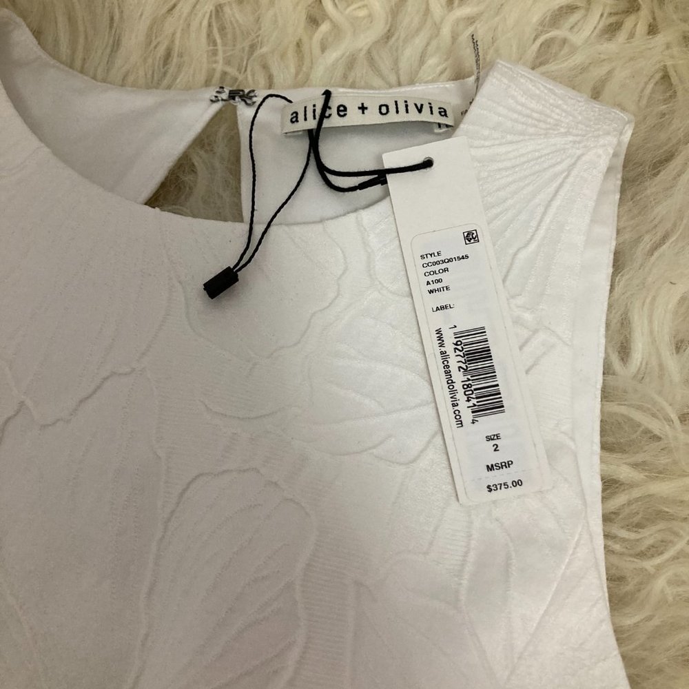 Alice and Olivia Coralia Lantern Dress With Open Back - Picture 9 of 13
